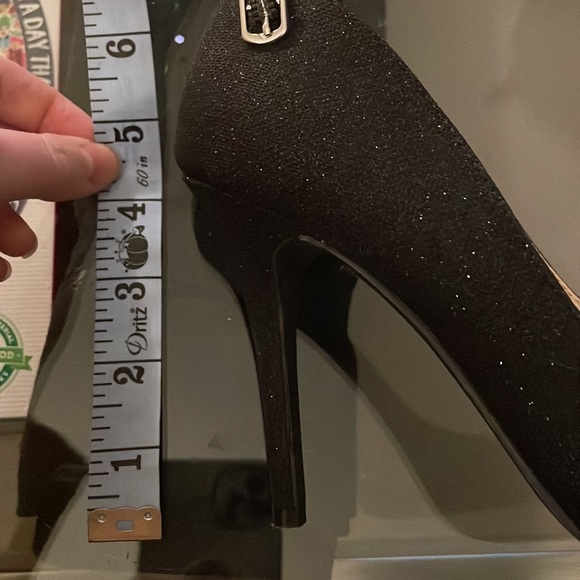 💚Badgley Mischka Pump with Ankle Strap - Picture 7 of 7